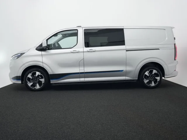 Ford Transit Custom (2024) — foto 1
