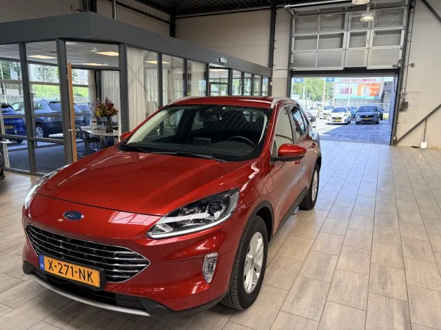 Ford Kuga (2024) — foto 1