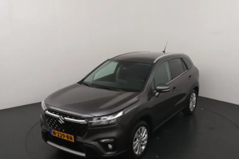Suzuki S-Cross (2023)