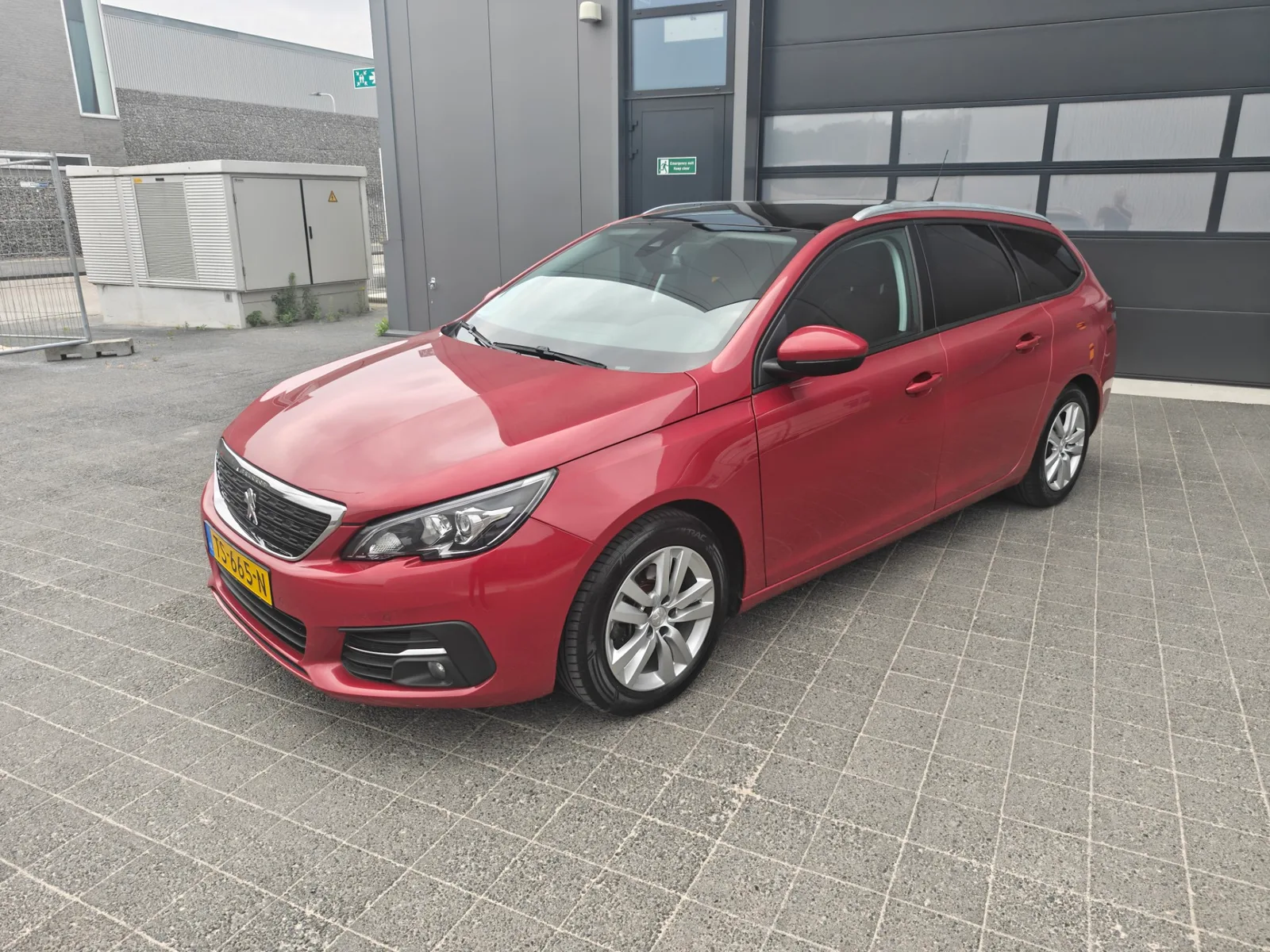 Peugeot 308 (2018) — foto 1