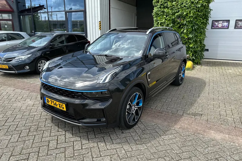 Lynk & Co 01 (2022)