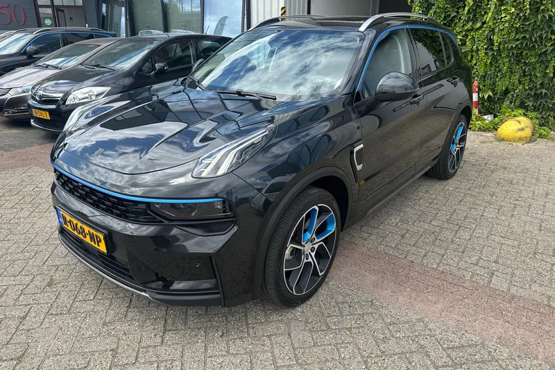 Lynk & Co 01 (2022)