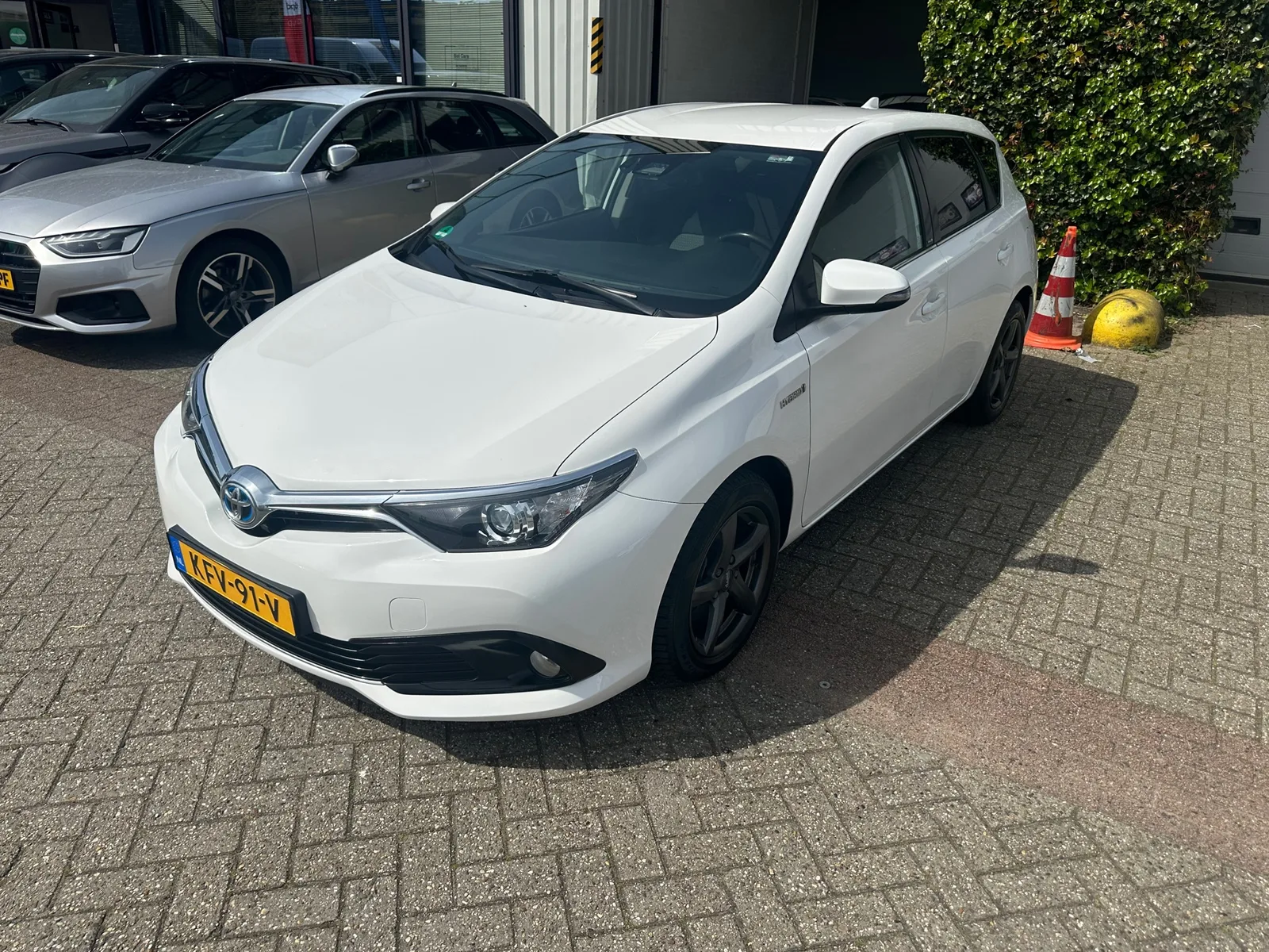Toyota Auris (2017) — foto 1