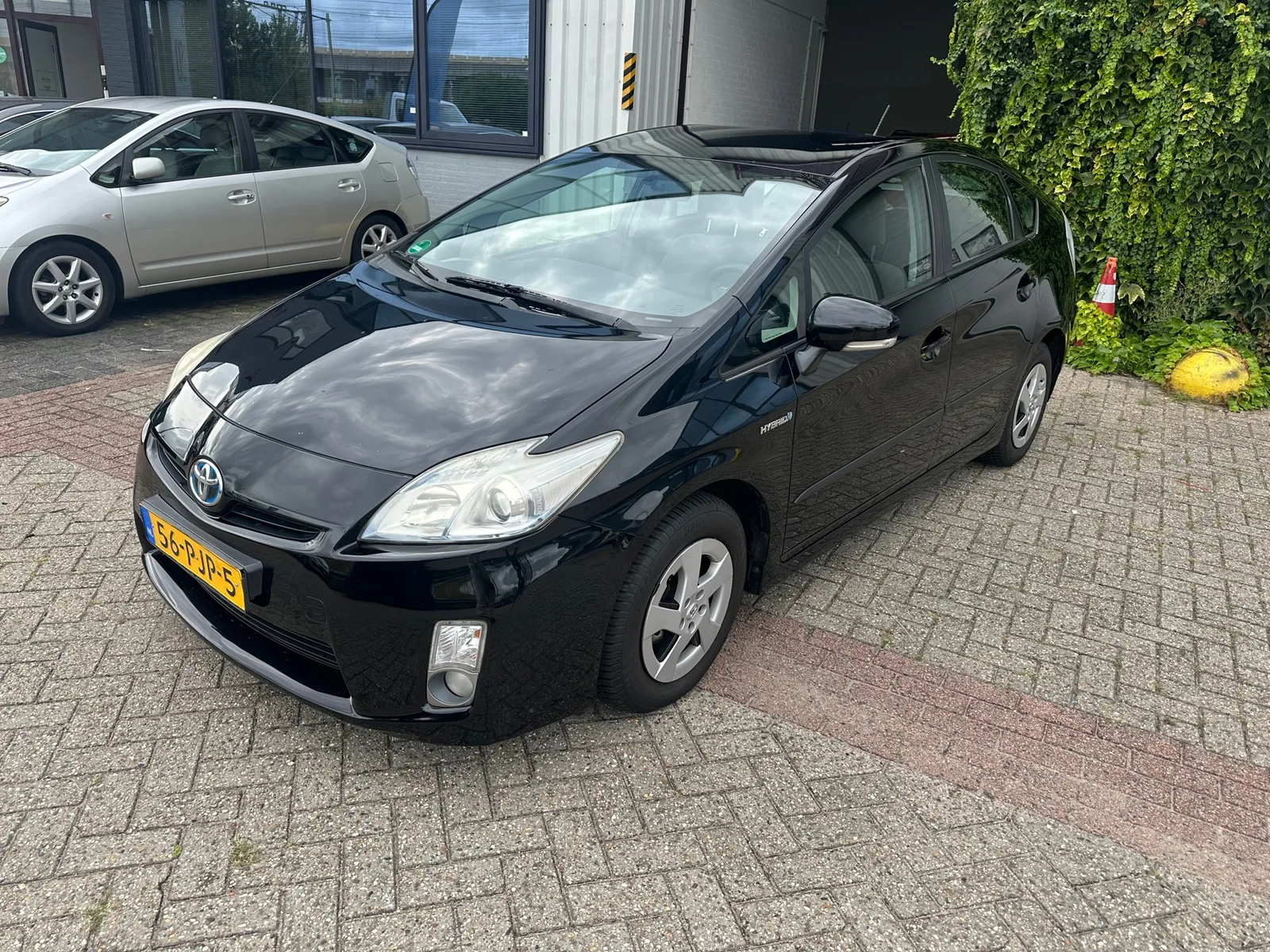 Toyota Prius (2011) — foto 1