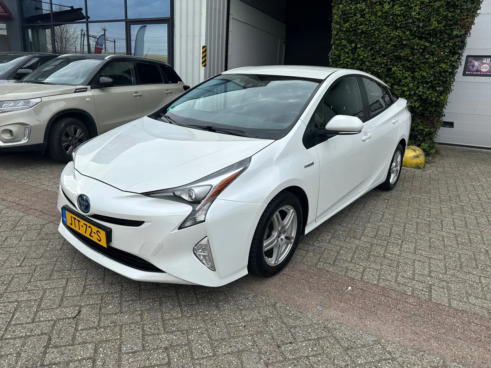 Toyota Prius (2018) — foto 1