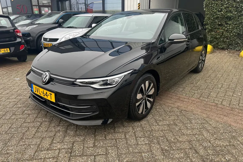 Volkswagen Golf (2025)