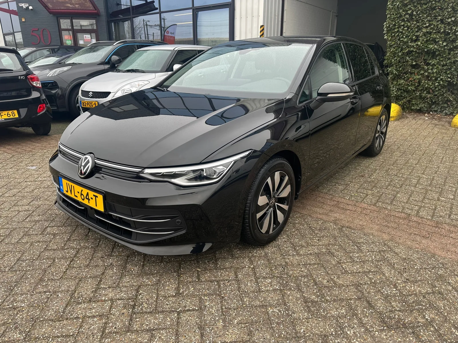Volkswagen Golf (2025) — foto 1