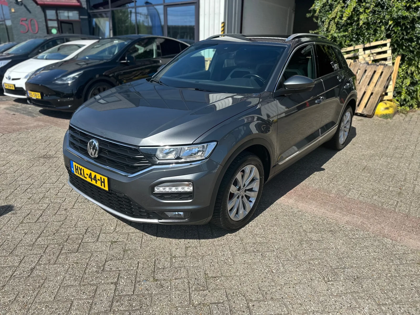 Volkswagen T-Roc (2019) — foto 1