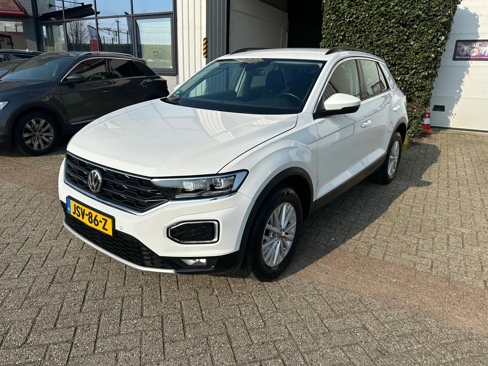 Volkswagen T-Roc (2020) — foto 1