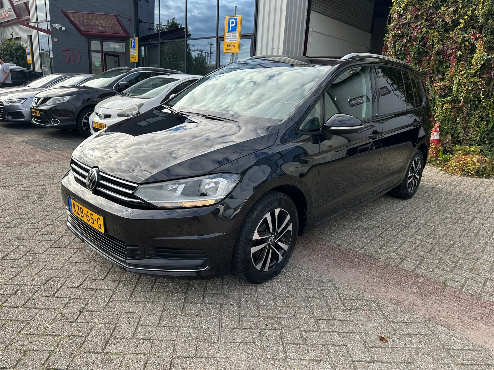 Volkswagen Touran (2020) — foto 1