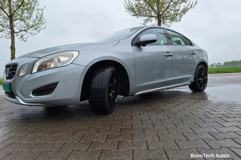Volvo S60 (2010)