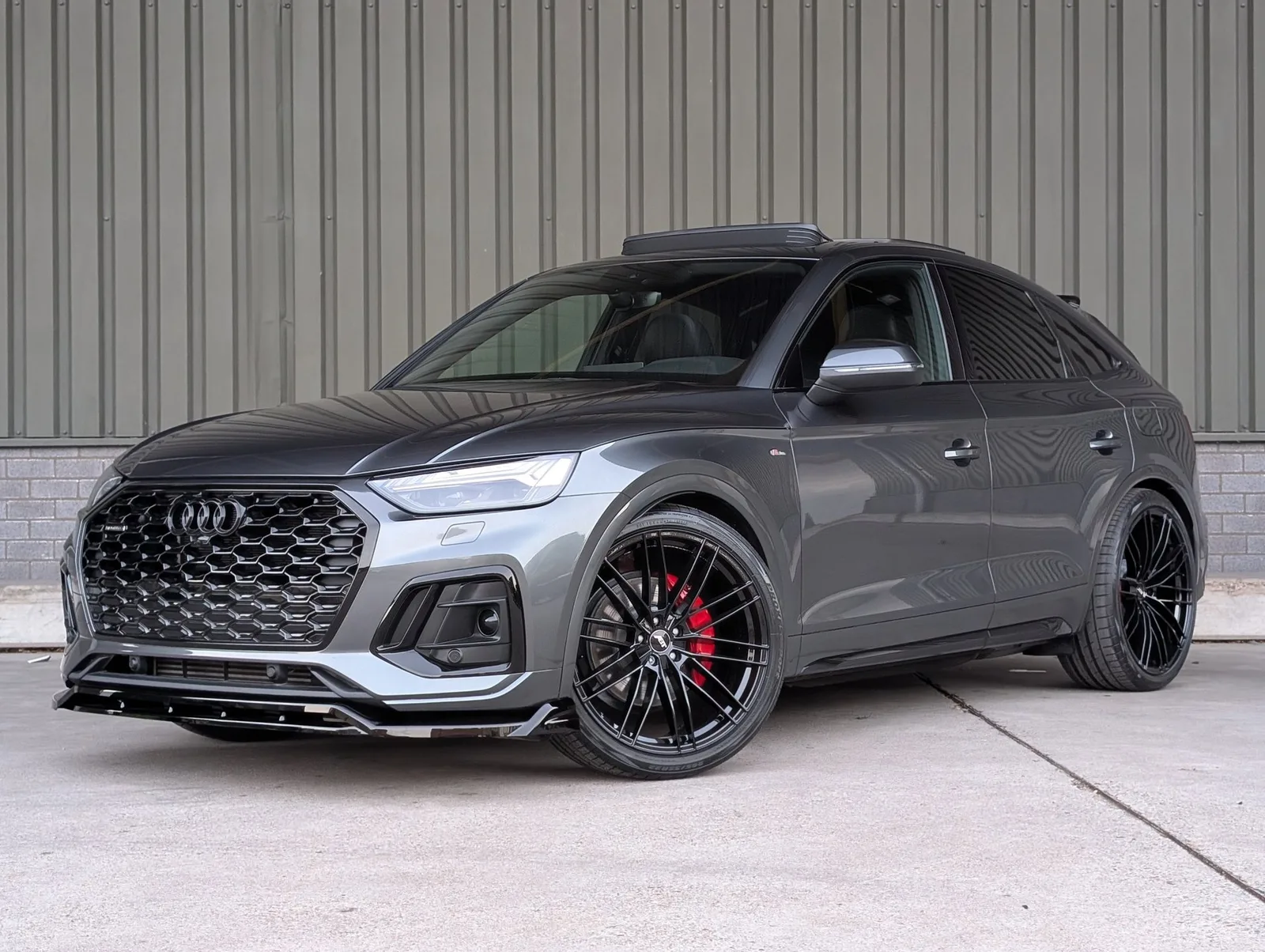 Audi Q5 Sportback (2023) — foto 1