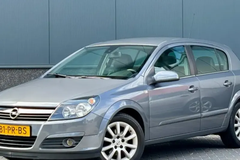 Opel Astra (2004)