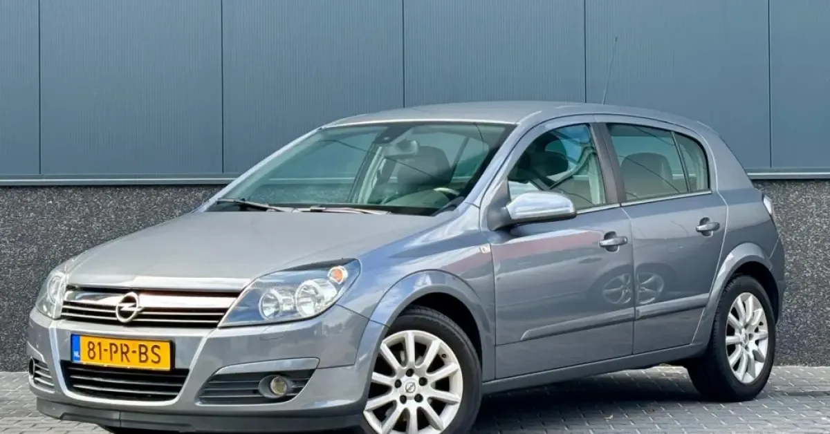 Opel Astra (2004) — foto 1