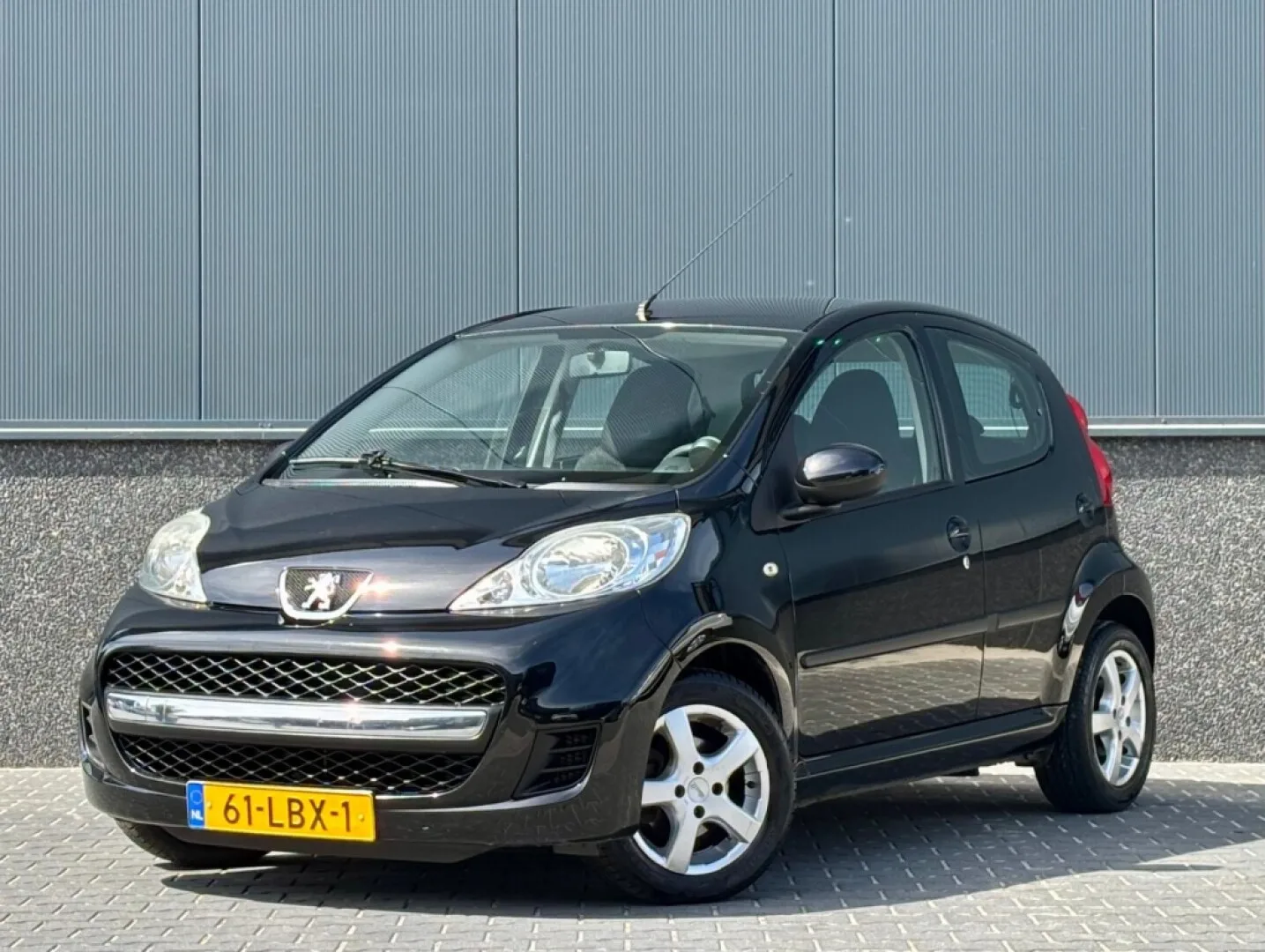 Peugeot 107 (2010) — foto 1