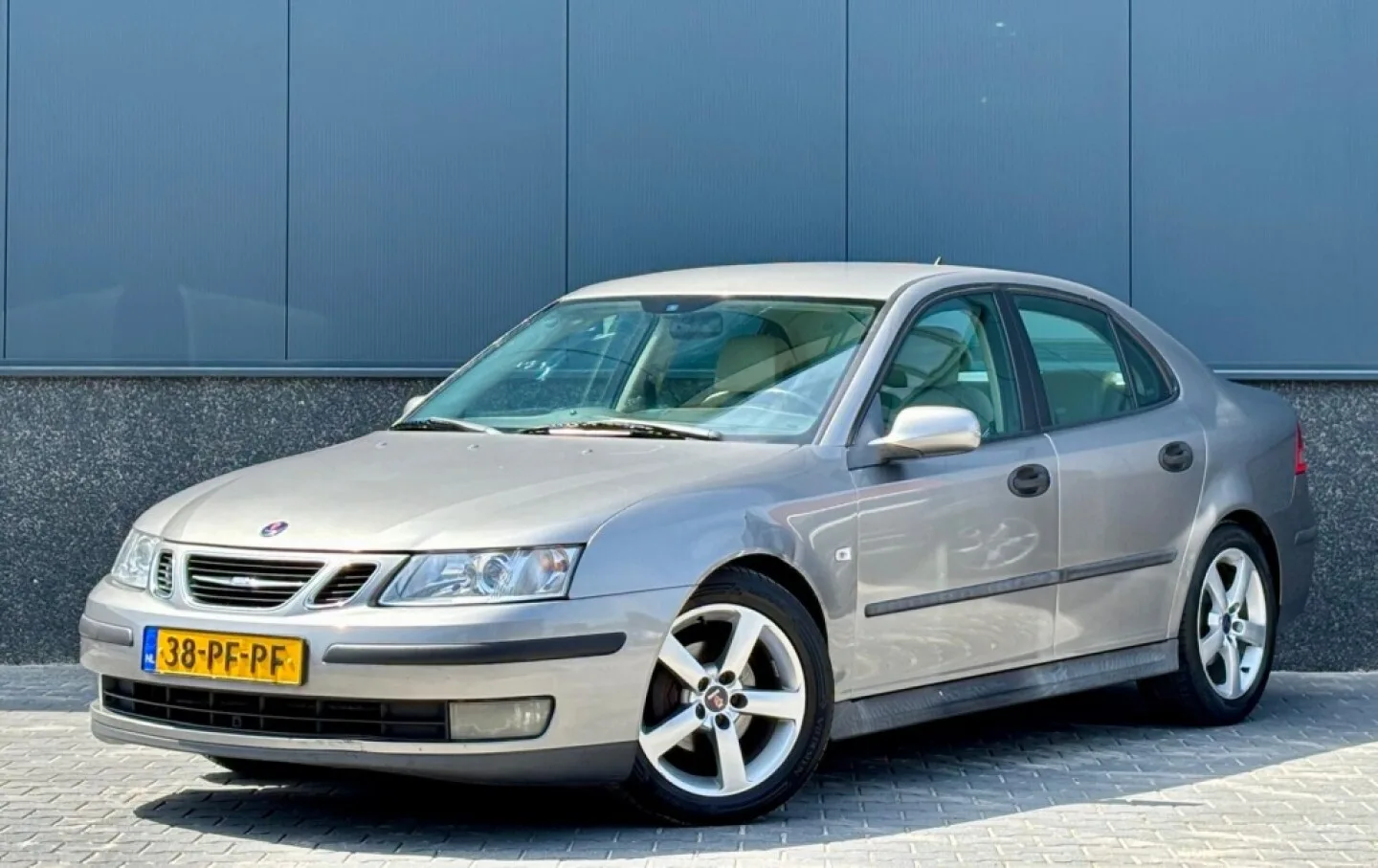 Saab 9-3 (2004) — foto 1