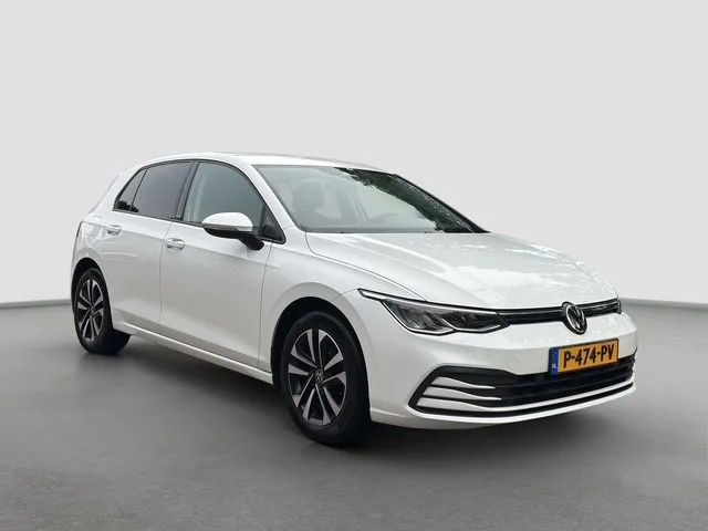 Volkswagen Golf (2021) — foto 1