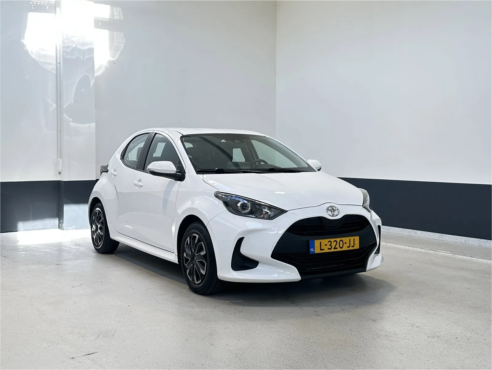 Toyota Yaris (2021) — foto 1