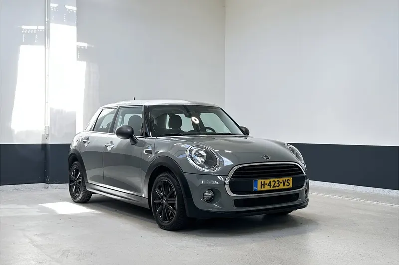 MINI One (2020)