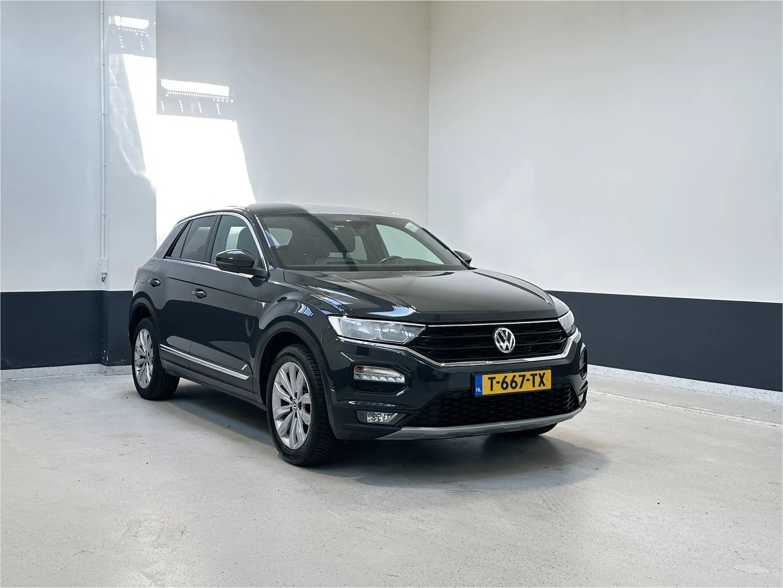 Volkswagen T-Roc (2019) — foto 1