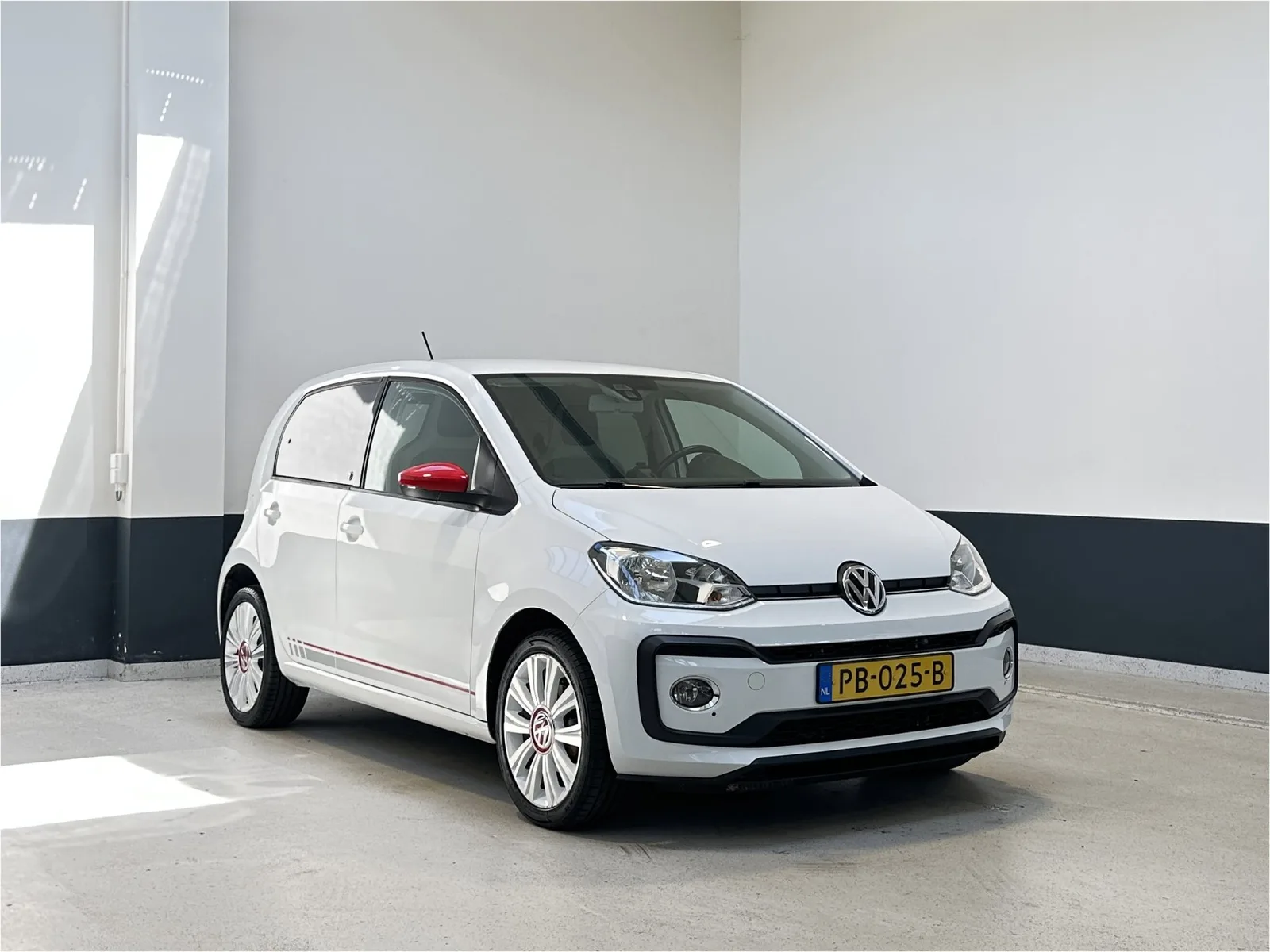 Volkswagen Up! (2017) — foto 1