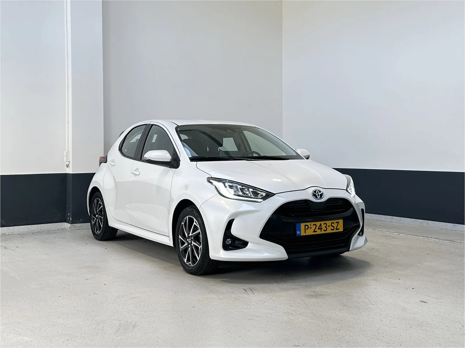Toyota Yaris (2022) — foto 1