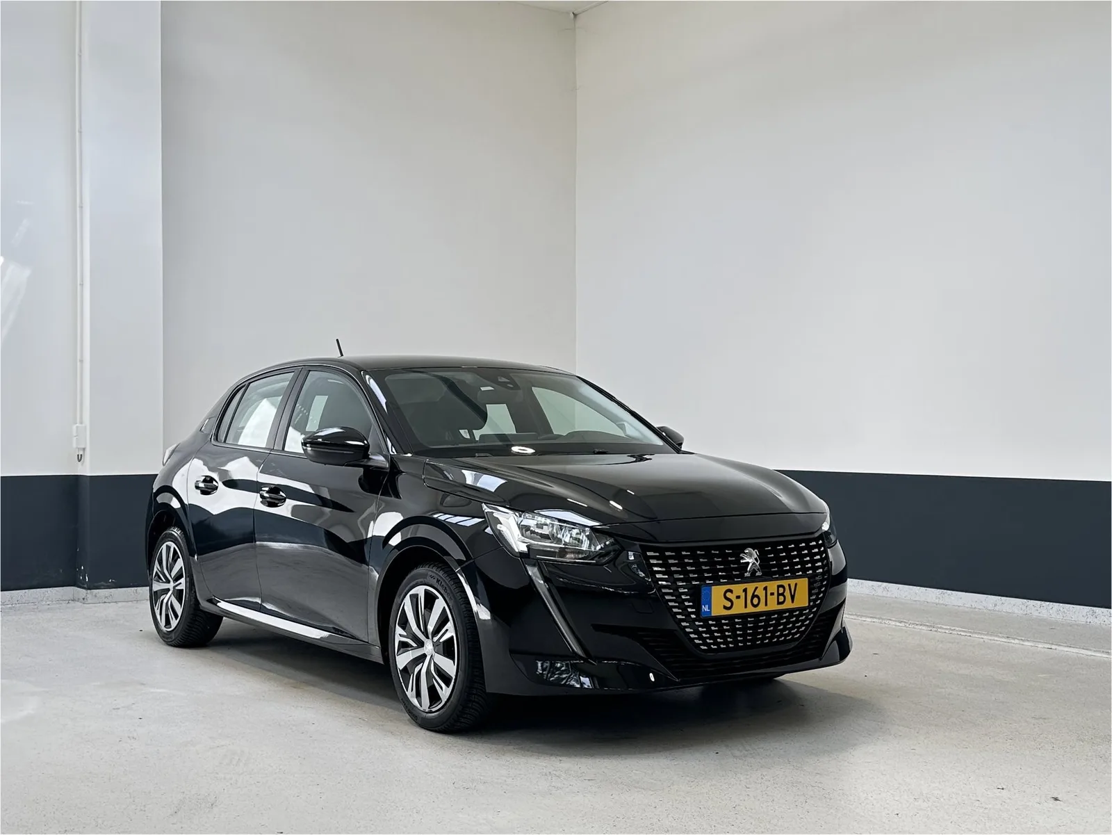Peugeot 208 (2022) — foto 1