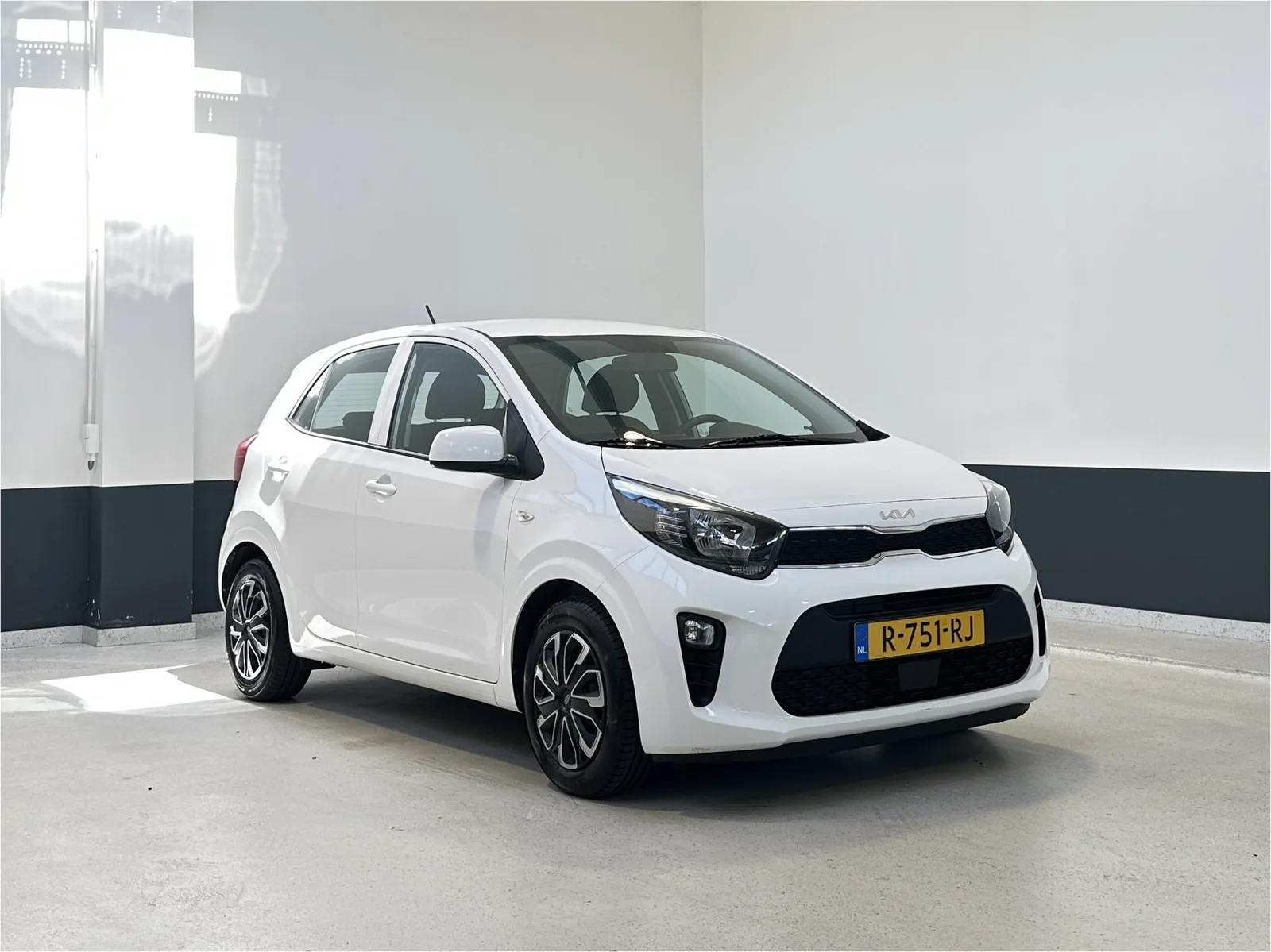 Kia Picanto (2022) — foto 1