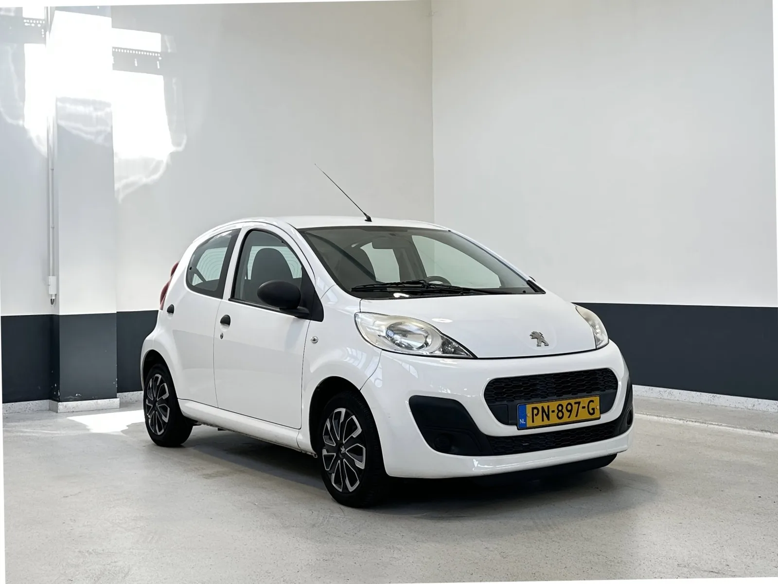 Peugeot 107 (2013) — foto 1