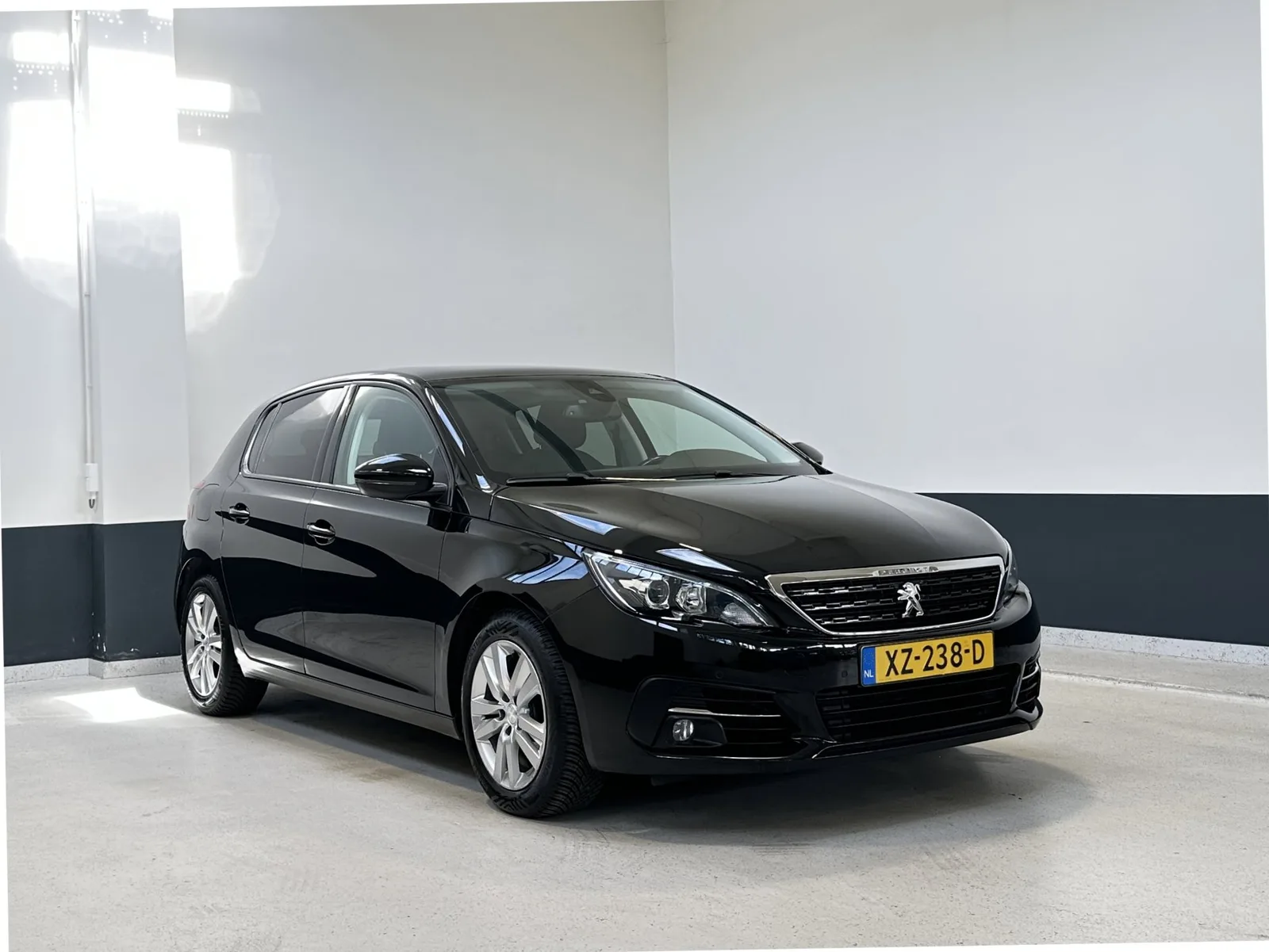 Peugeot 308 (2019) — foto 1