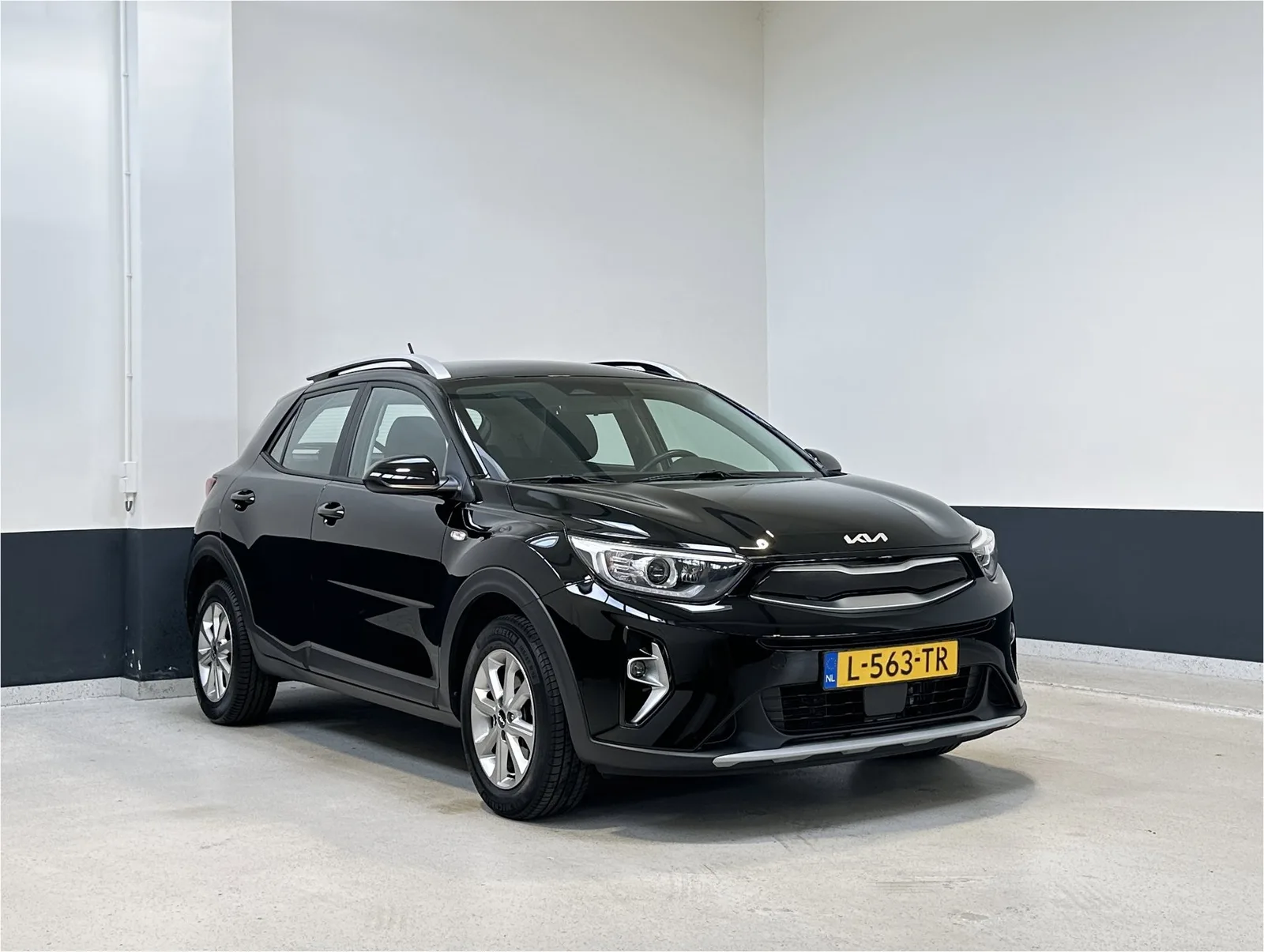 Kia Stonic (2021) — foto 1