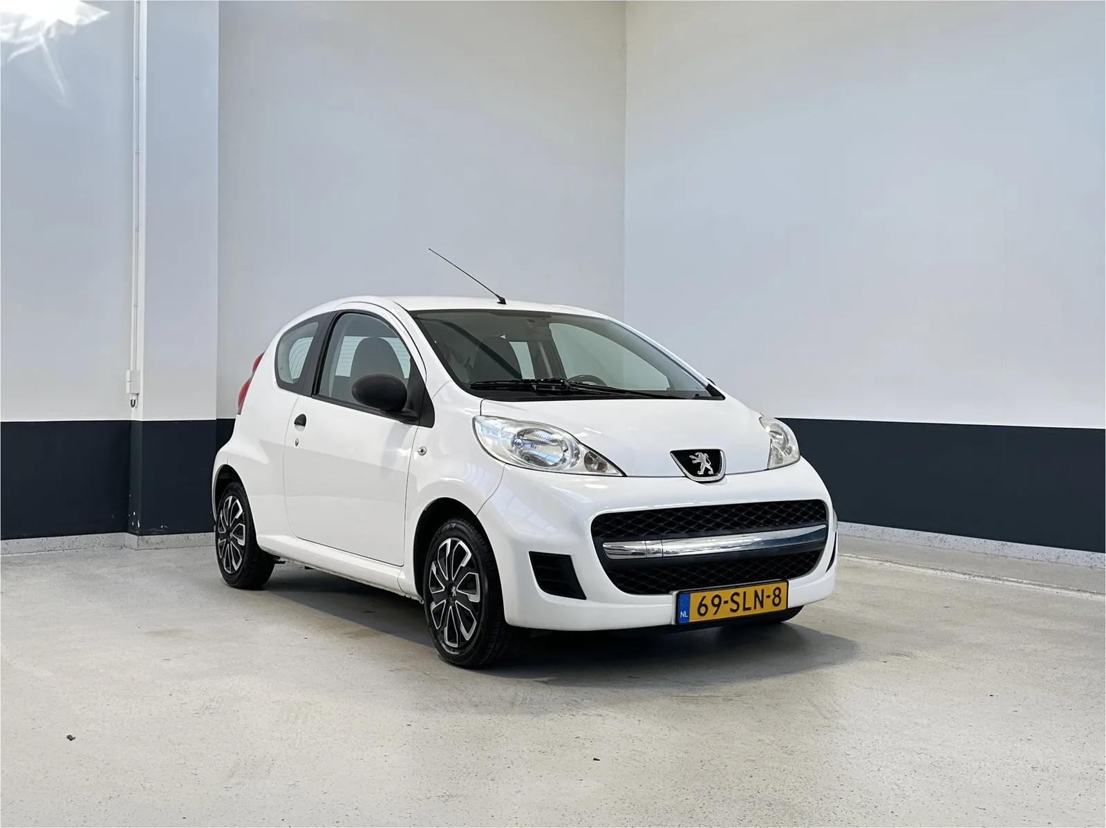 Peugeot 107 (2011) — foto 1