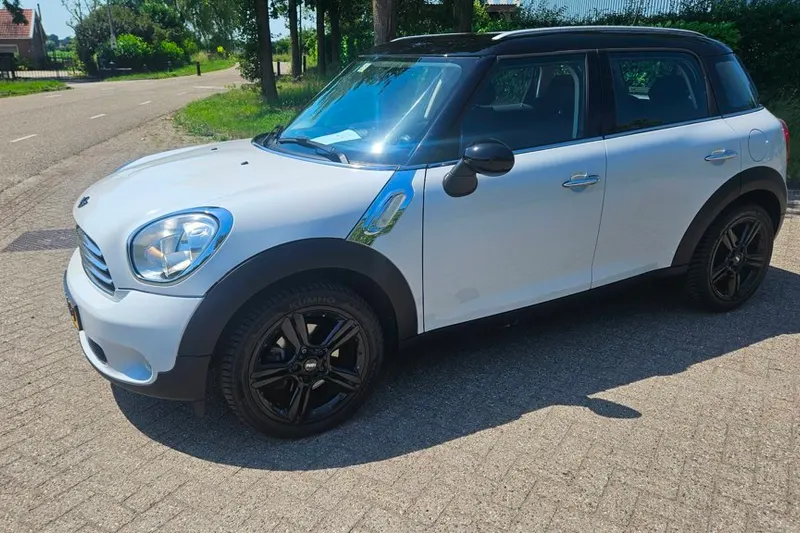 MINI Countryman (2011)