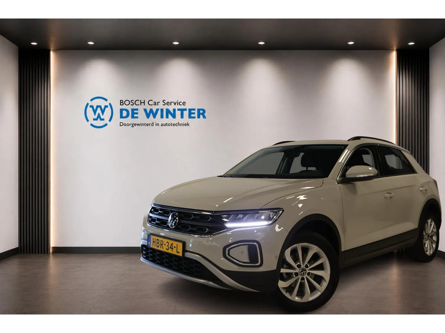 Volkswagen T-Roc (2025) — foto 1