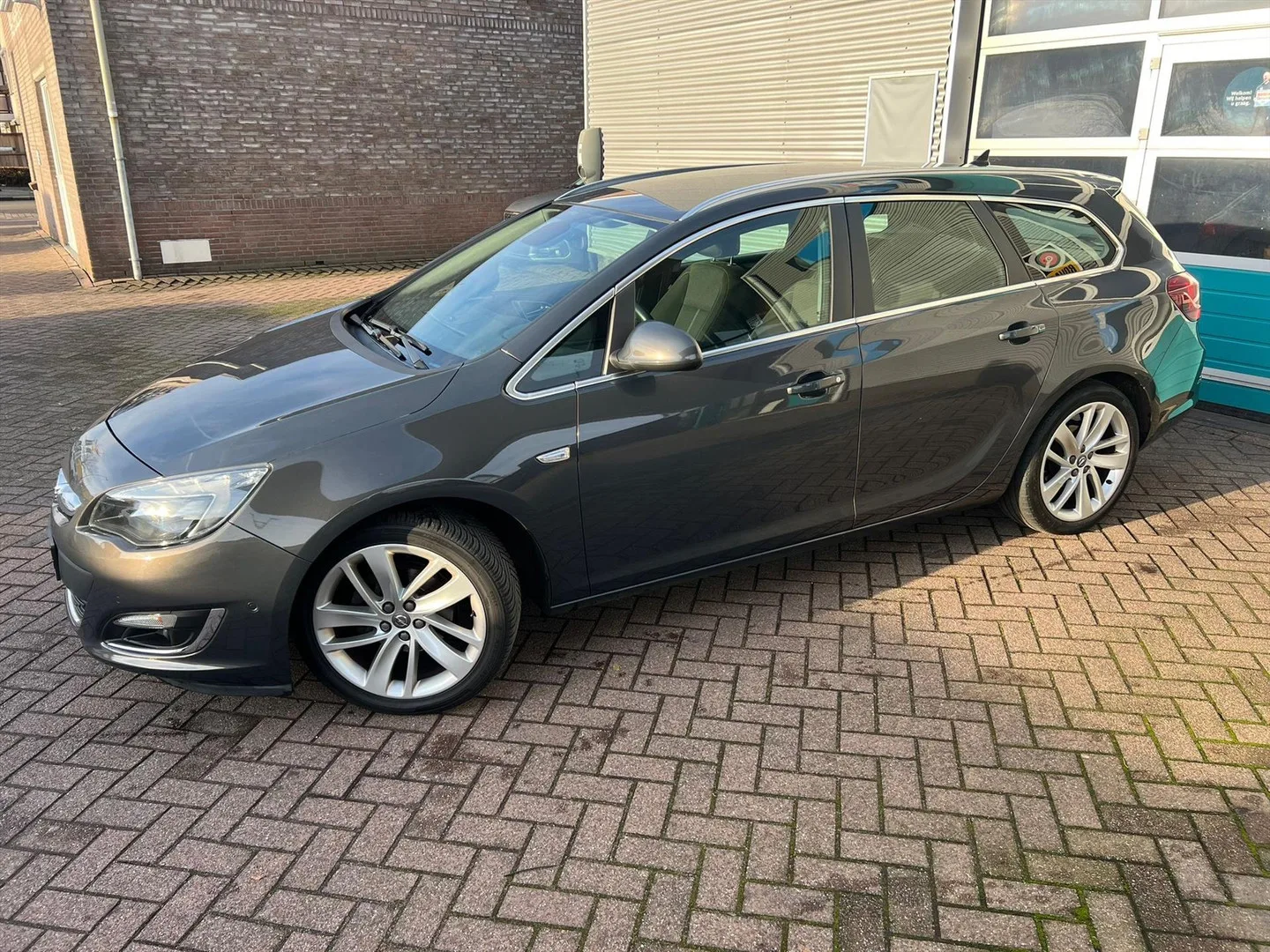 Opel Astra (2014) — foto 1