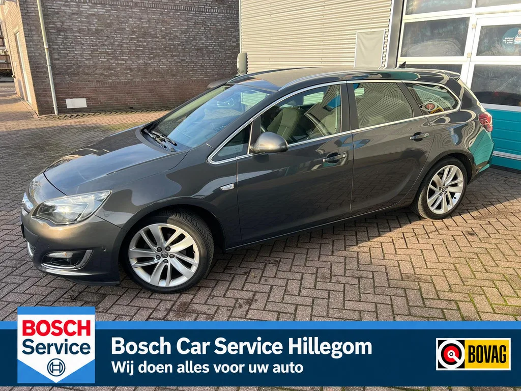Opel Astra (2014) — foto 1