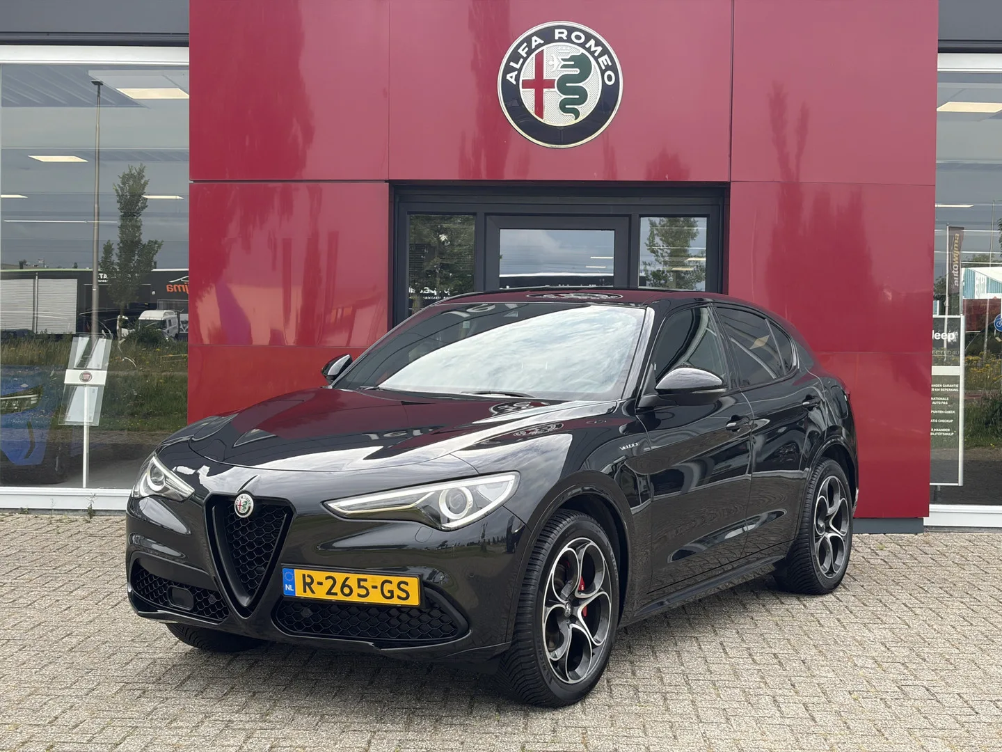 Alfa Romeo Stelvio (2022) — foto 1