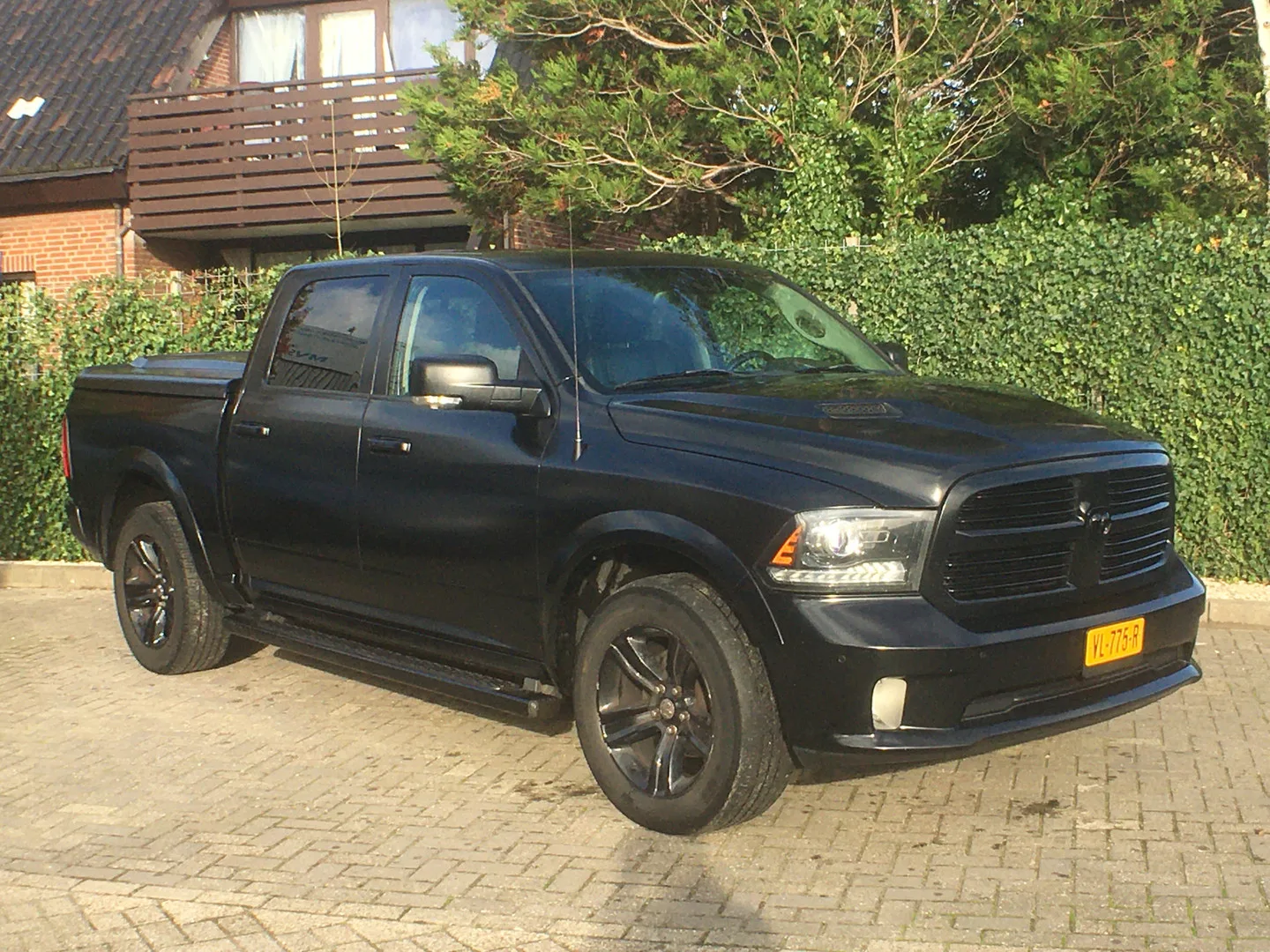 Dodge Ram (2015) — foto 1
