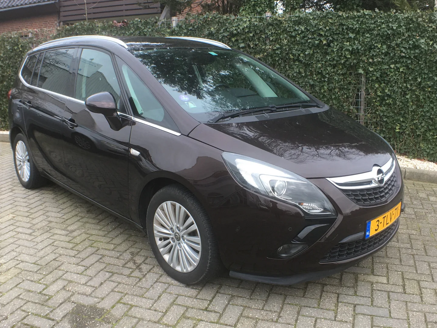 Opel Zafira Tourer (2014) — foto 1