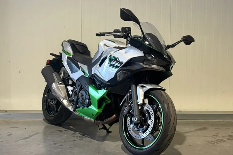 Kawasaki Ninja 7 Hybrid (2024)