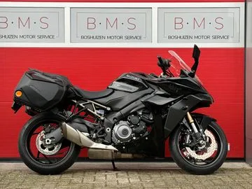 Suzuki GSX-S1000GT (2024) — foto 1