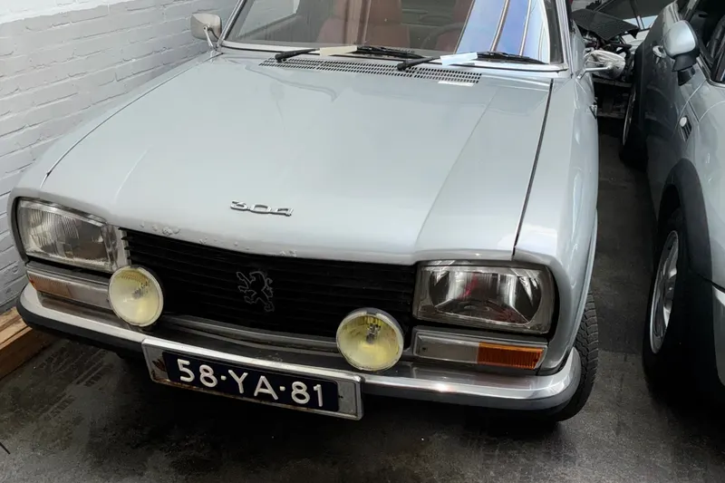 Peugeot 304 (1975)