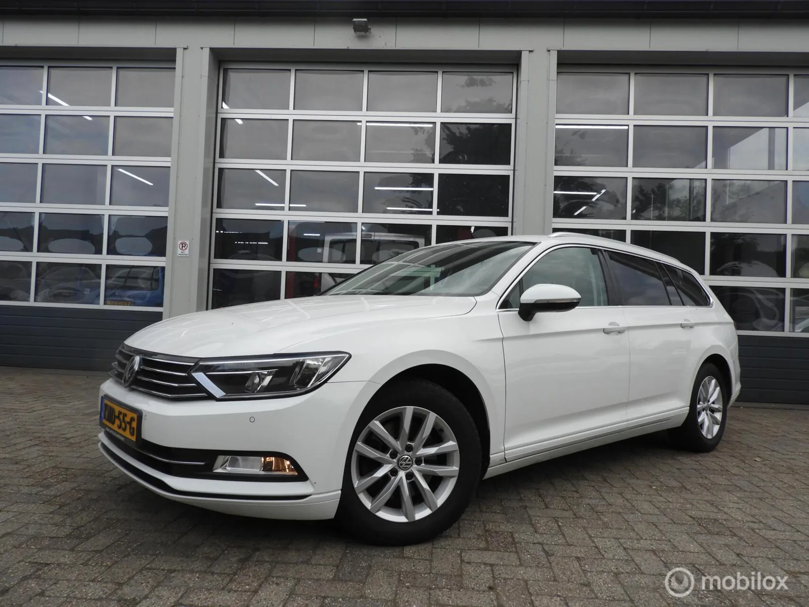 Volkswagen Passat (2015) — foto 1