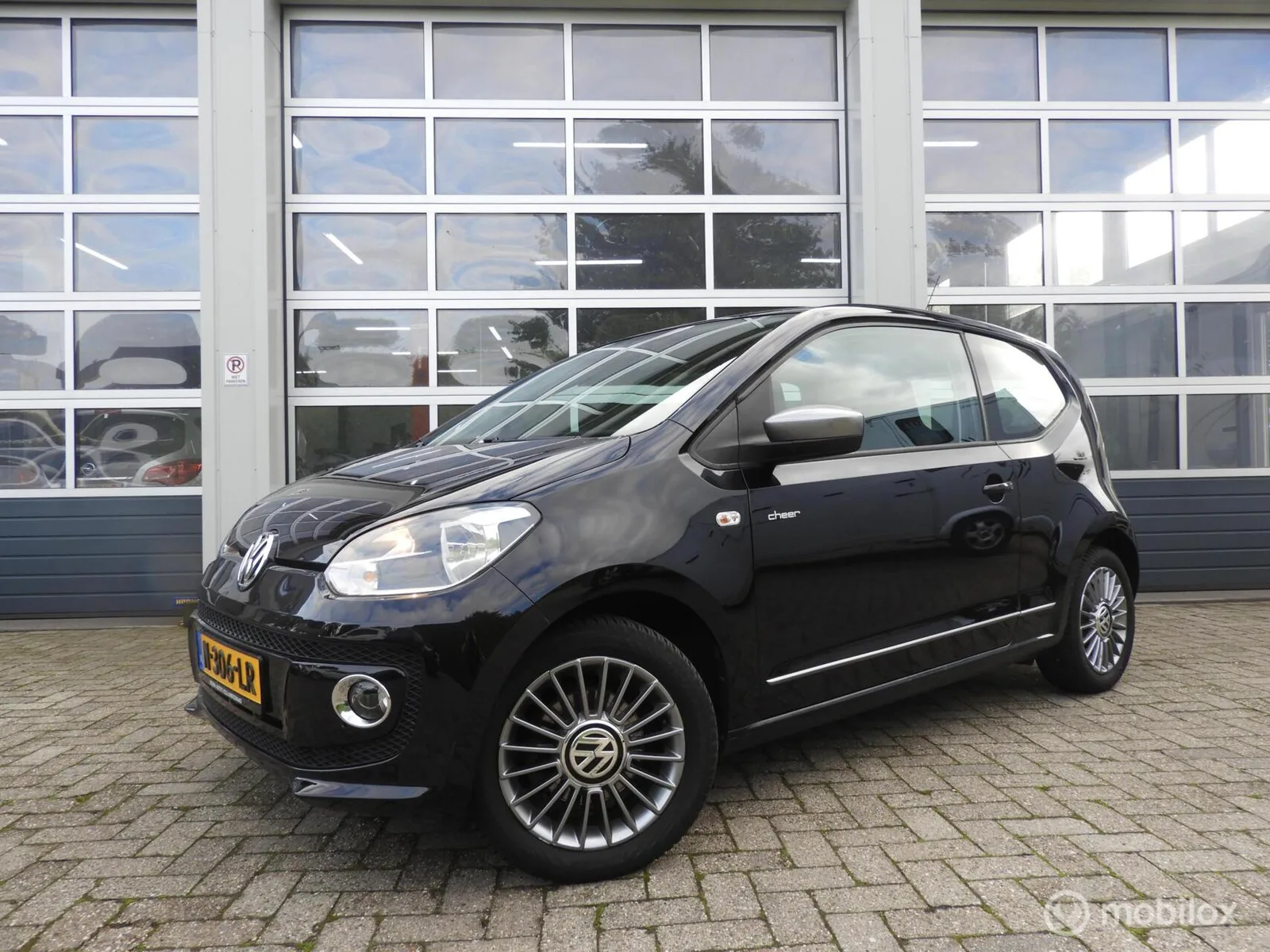 Volkswagen Up! (2013) — foto 1
