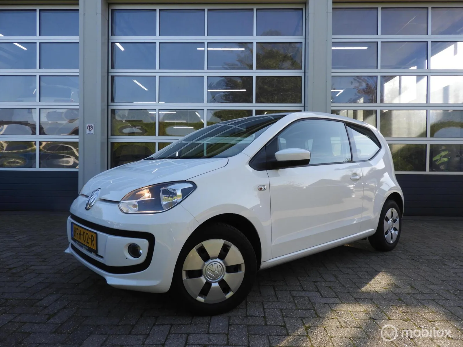 Volkswagen Up! (2013) — foto 1