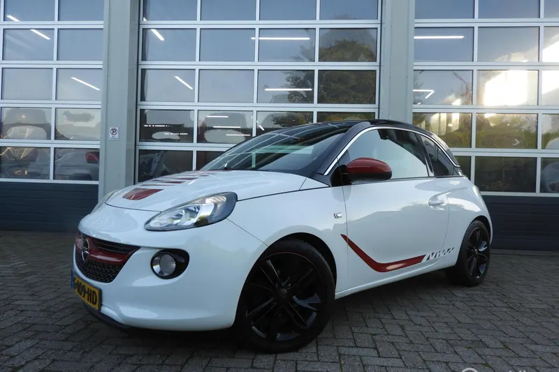 Opel Adam (2013)