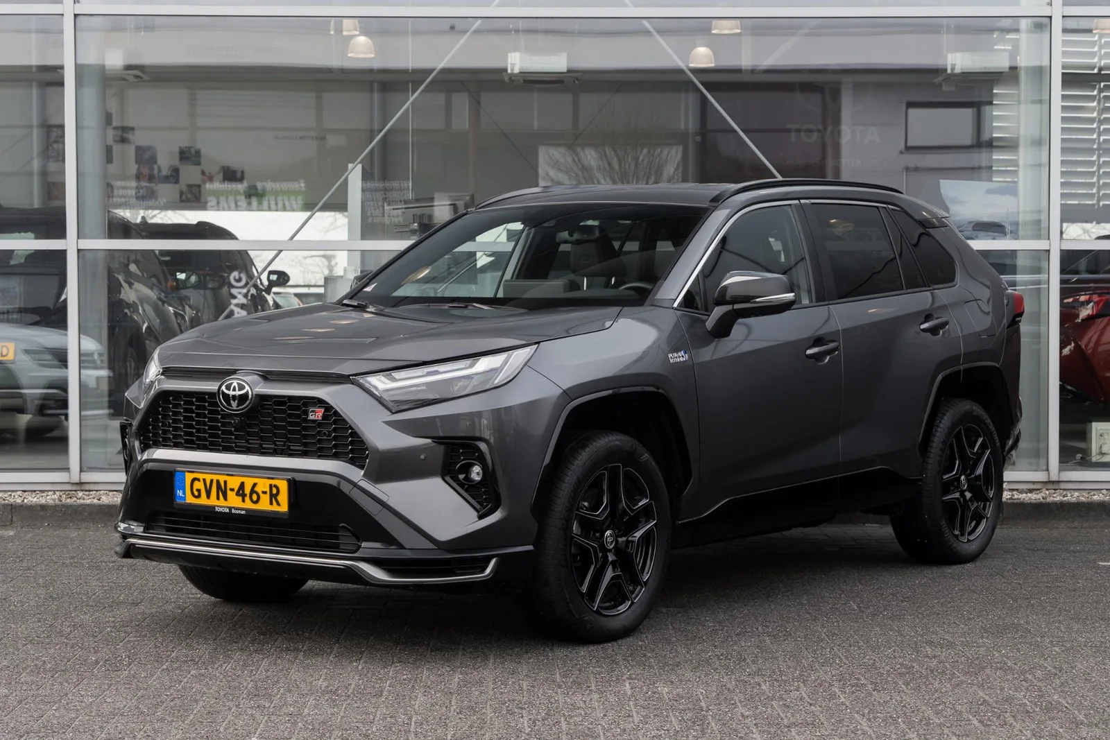 Toyota RAV4 (2024) — foto 1