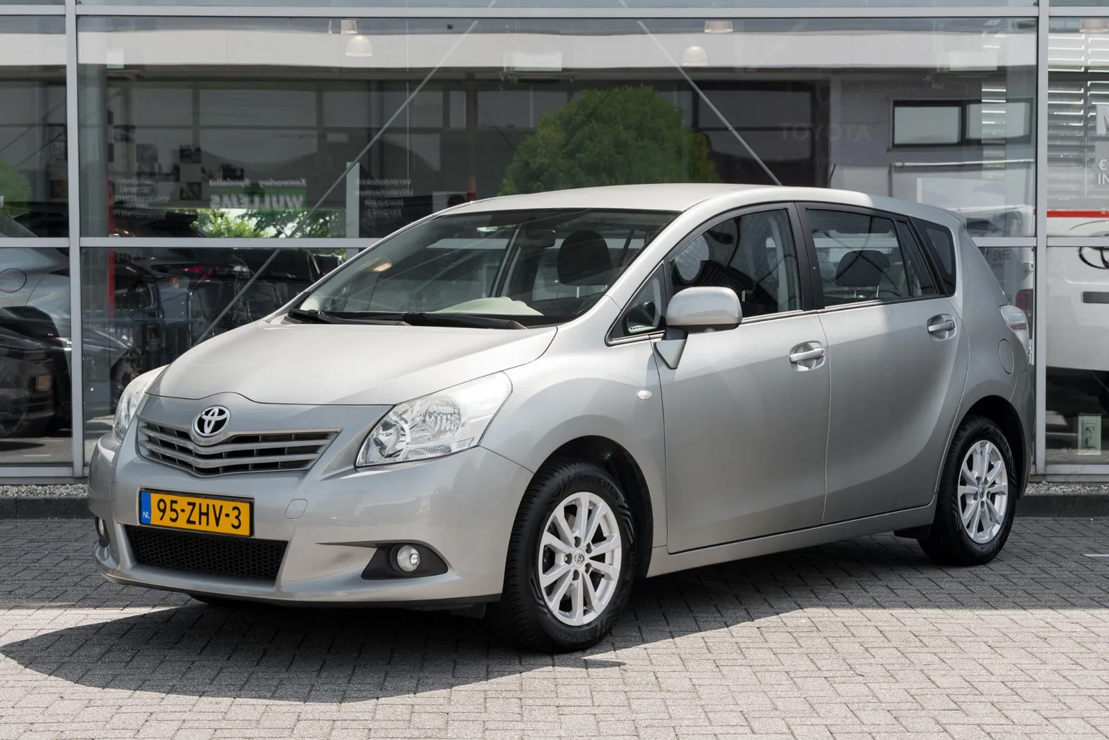 Toyota Verso (2012) — foto 1
