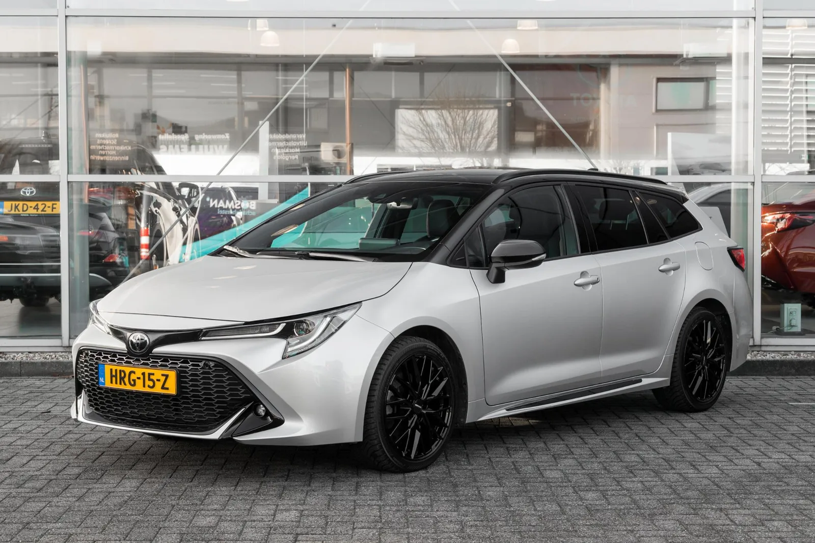 Toyota Corolla (2023) — foto 1