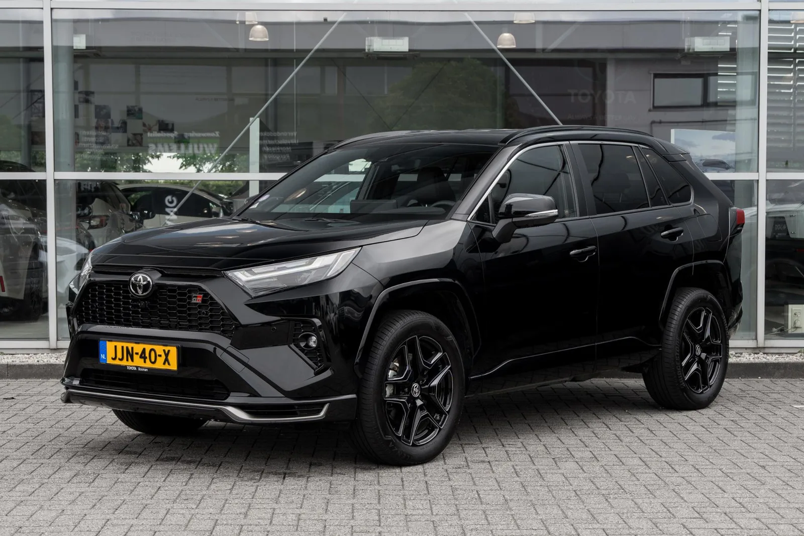 Toyota RAV4 (2025) — foto 1